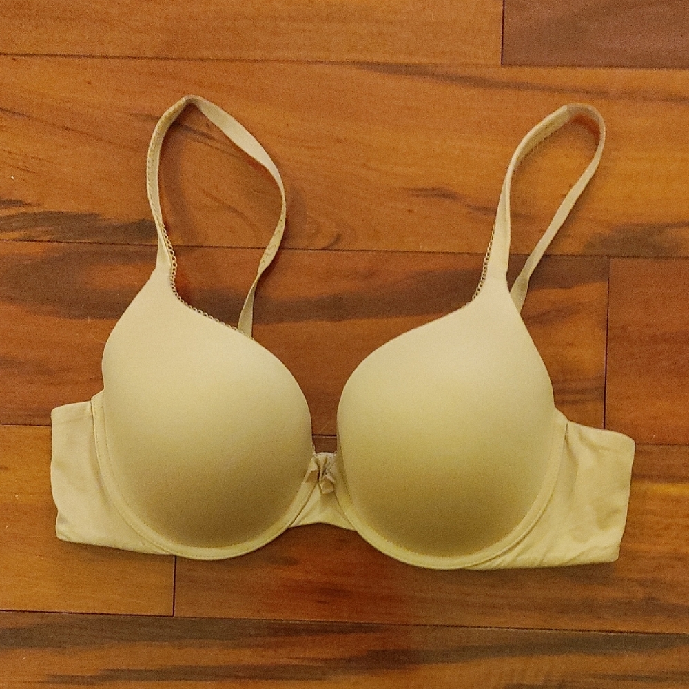 Victoria's Secret Cream Bra